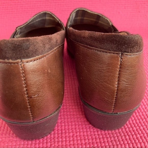 Women’s Naturalizer N5 loafer style size 8 color Brown - Picture 4 of 9